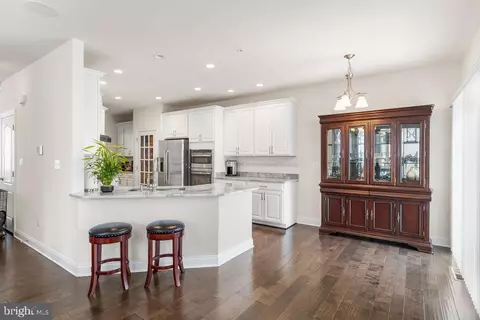 7608 Elmcrest Rd, Hanover, MD 21076 photo 4