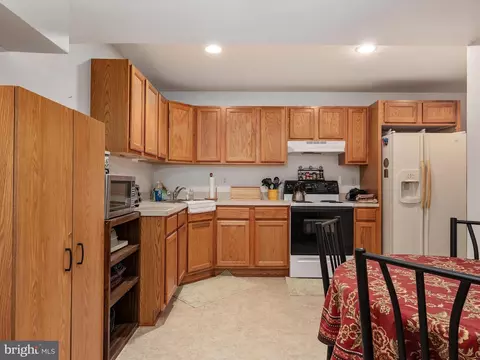 Kitchen - 504 Fanleaf Ct, Severn, MD 21144 photo 4 of 5