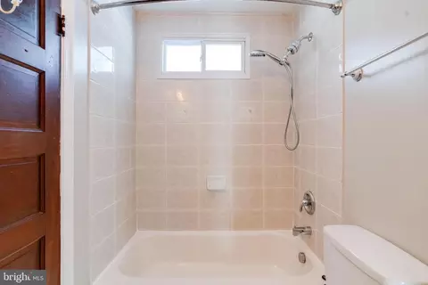 Bath - 303 Maple Ave, Edgewater, MD 21037 photo 2 of 2