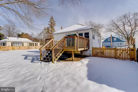 Exterior - 303 Maple Ave, Edgewater, MD 21037 photo 5 of 7