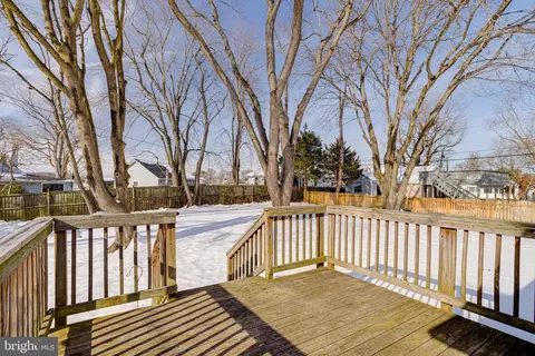 Exterior - 303 Maple Ave, Edgewater, MD 21037 photo 3 of 7