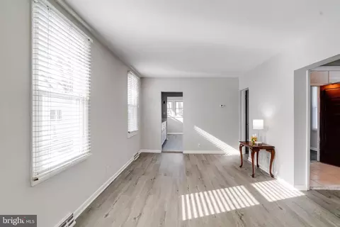 Entry Way - 303 Maple Ave, Edgewater, MD 21037 photo 2 of 13