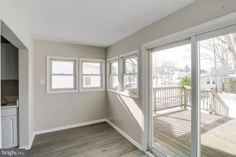 Entry Way - 303 Maple Ave, Edgewater, MD 21037 photo 11 of 13
