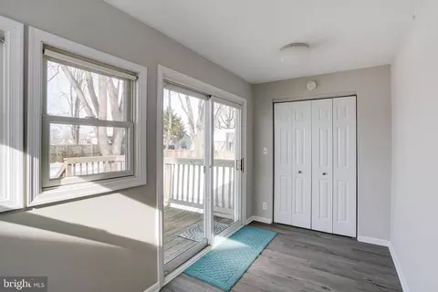 Entry Way - 303 Maple Ave, Edgewater, MD 21037 photo 9 of 13