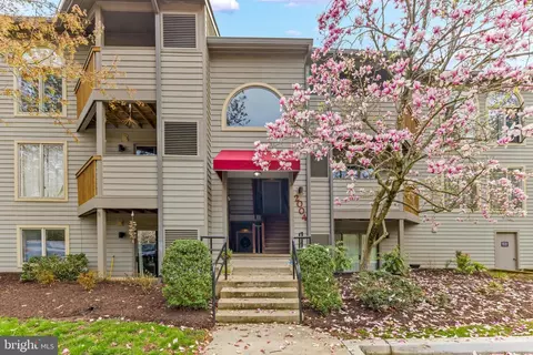 2004 Quay Village Ct #T2, Annapolis, MD 21403