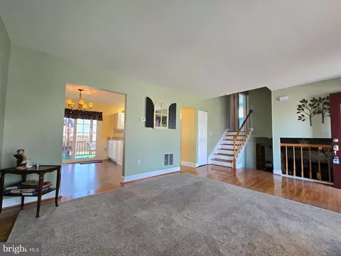 9 Montrose Rd, Pasadena, MD 21122