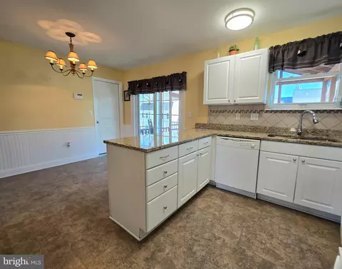 Kitchen - 9 Montrose Rd, Pasadena, MD 21122 photo 3 of 3