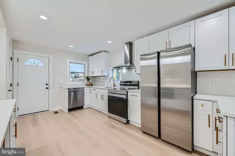 Kitchen - 347 Bar Harbor Rd, Pasadena, MD 21122 photo 1 of 4