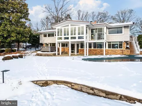 3702 Thomas Point Rd, Annapolis, MD 21403