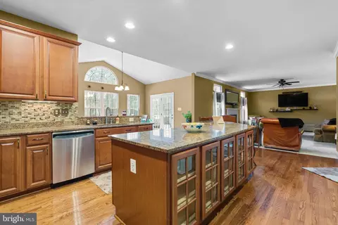 1624 Lindley Dr, Hanover, MD 21076 photo 8