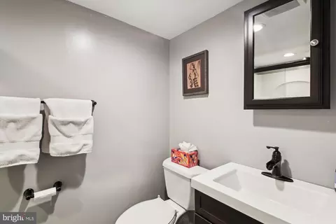 Bath - 477 Center St, Pasadena, MD 21122 photo 2 of 3