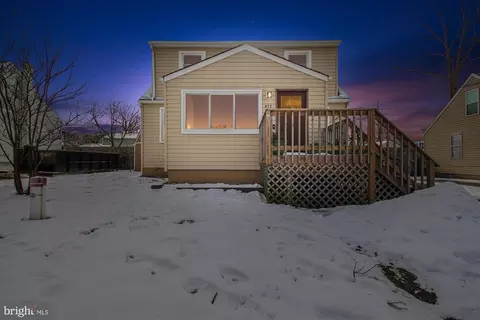 Exterior - 477 Center St, Pasadena, MD 21122 photo 1 of 3