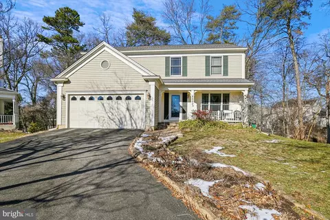 8002 Silver Fox Dr, Glen Burnie, MD 21061
