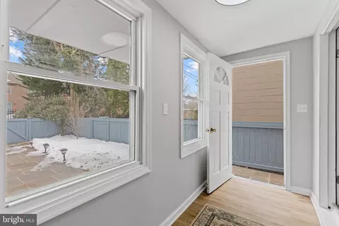 Entry Way - 17 Lafayette Ave, Annapolis, MD 21401 photo 11 of 12
