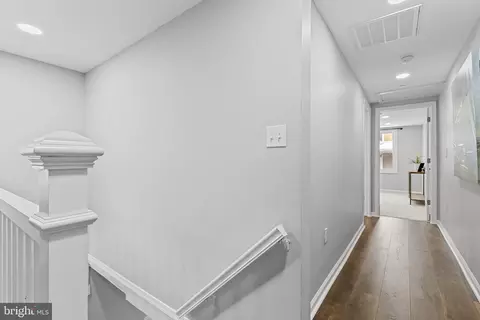 Entry Way - 17 Lafayette Ave, Annapolis, MD 21401 photo 9 of 12