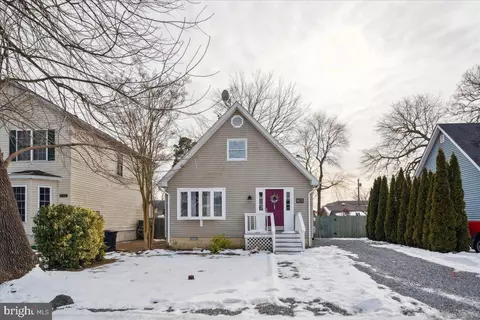 613 Mann Rd, Deale, MD 20751