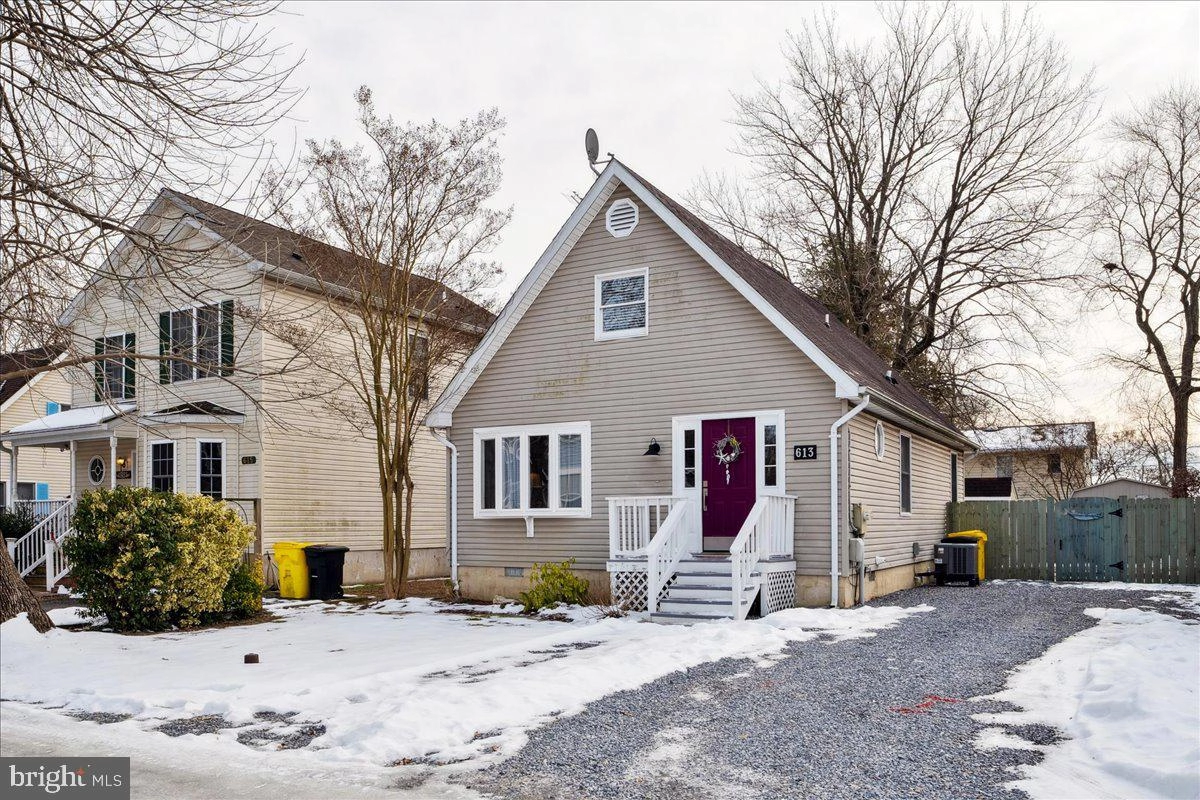 Exterior - 613 Mann Rd, Deale, MD 20751 photo 2 of 4