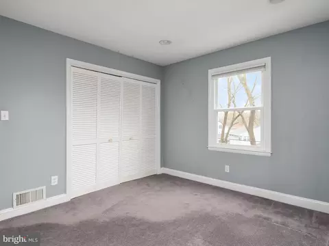 Bedroom - 490 Edgewater Rd, Pasadena, MD 21122 photo 2 of 5