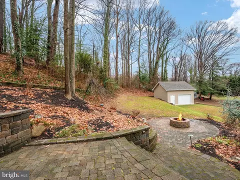 Exterior - 490 Edgewater Rd, Pasadena, MD 21122 photo 11 of 15