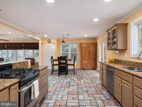 Kitchen - 490 Edgewater Rd, Pasadena, MD 21122 photo 3 of 3