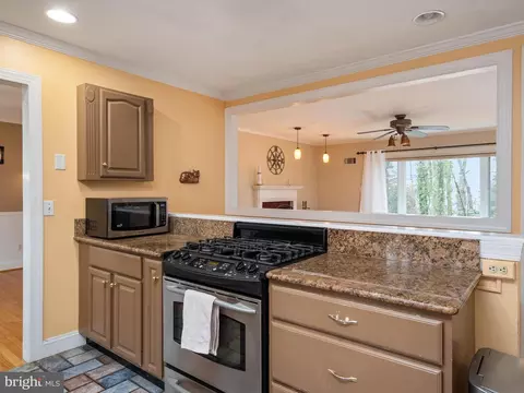 Kitchen - 490 Edgewater Rd, Pasadena, MD 21122 photo 2 of 3