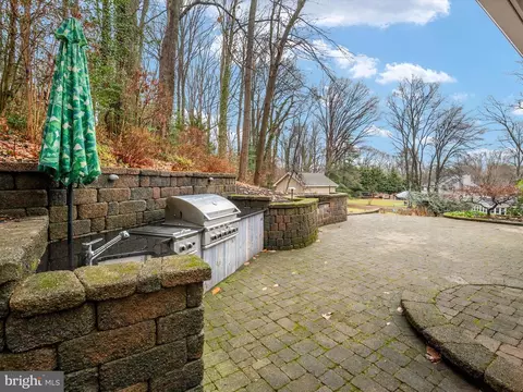 Exterior - 490 Edgewater Rd, Pasadena, MD 21122 photo 8 of 15