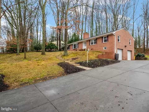 Exterior - 490 Edgewater Rd, Pasadena, MD 21122 photo 3 of 15