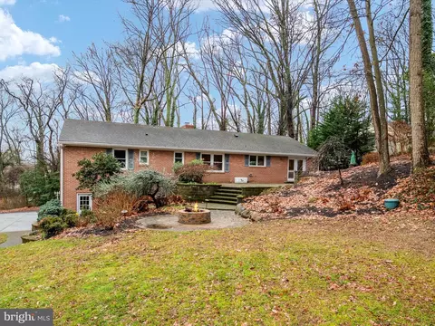 Exterior - 490 Edgewater Rd, Pasadena, MD 21122 photo 7 of 15
