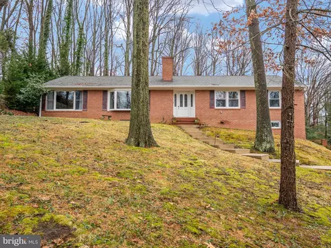 Exterior - 490 Edgewater Rd, Pasadena, MD 21122 photo 2 of 15