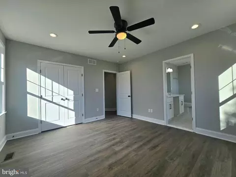 3 Hammonds Ln, Brooklyn Park, MD 21225 photo 8