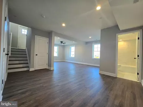 3 Hammonds Ln, Brooklyn Park, MD 21225 photo 18