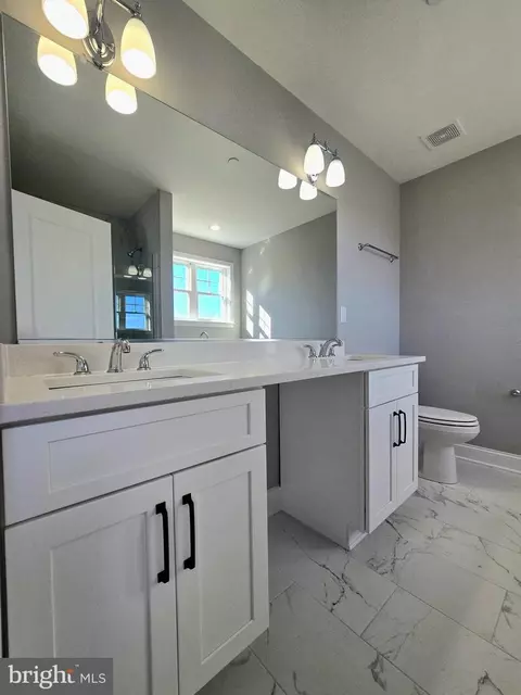 3 Hammonds Ln, Brooklyn Park, MD 21225 photo 12