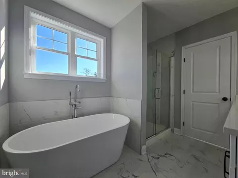 3 Hammonds Ln, Brooklyn Park, MD 21225 photo 11