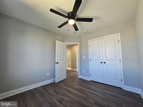 3 Hammonds Ln, Brooklyn Park, MD 21225 photo 16