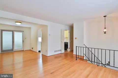 653 Colston Ln, Pasadena, MD 21122 photo 10