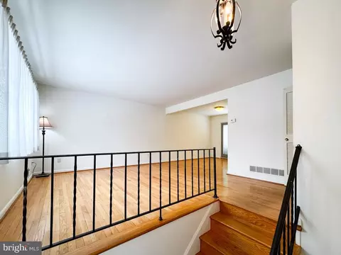 653 Colston Ln, Pasadena, MD 21122 photo 7