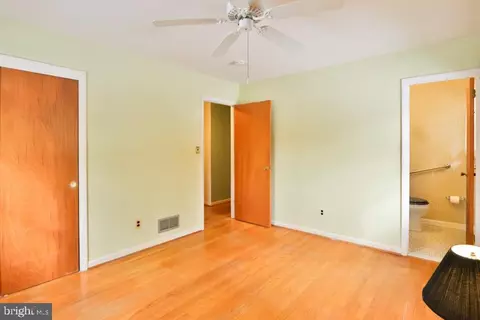 653 Colston Ln, Pasadena, MD 21122 photo 18