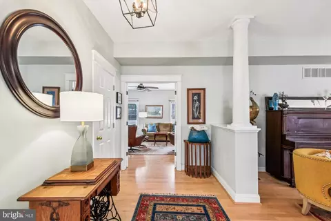 Entry Way - 2 Danielle Ct, Annapolis, MD 21403 photo 1 of 2