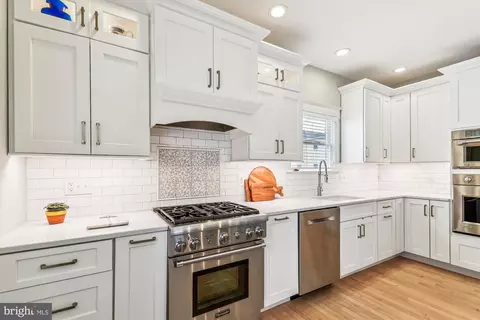 Kitchen - 2 Danielle Ct, Annapolis, MD 21403 photo 3 of 4