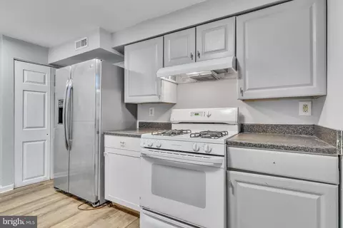 901 1st St, Baltimore, MD 21225 photo 2