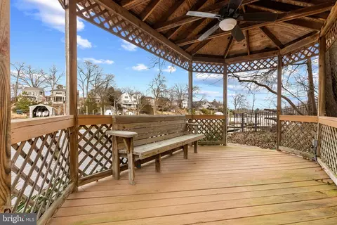 Exterior - 105 Spa Dr, Annapolis, MD 21403 photo 3 of 10