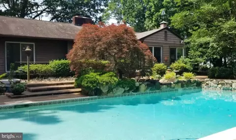 Exterior - 105 Spa Dr, Annapolis, MD 21403 photo 1 of 10