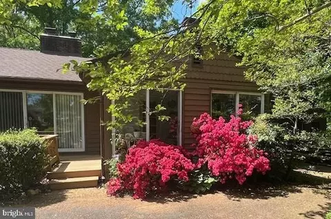 Exterior - 105 Spa Dr, Annapolis, MD 21403 photo 7 of 10