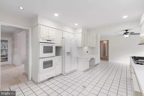 Entry Way - 105 Spa Dr, Annapolis, MD 21403 photo 2 of 2