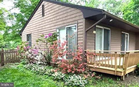 Exterior - 105 Spa Dr, Annapolis, MD 21403 photo 8 of 10