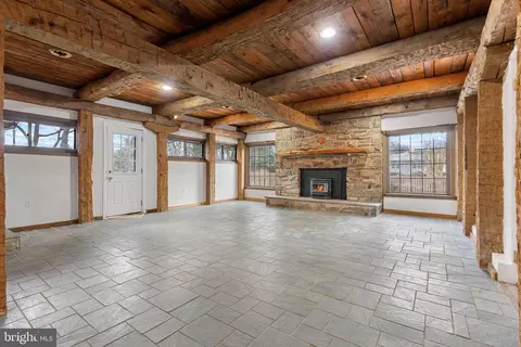 Living - 105 Spa Dr, Annapolis, MD 21403 photo 2 of 6