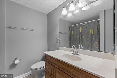 Bath - 2408 Beechnut Pl, Odenton, MD 21113 photo 3 of 4