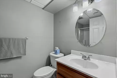 Bath - 2408 Beechnut Pl, Odenton, MD 21113 photo 4 of 4