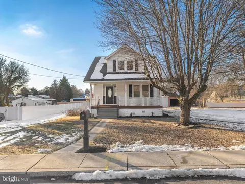 206 Hollins Ferry Rd S, Glen Burnie, MD 21061