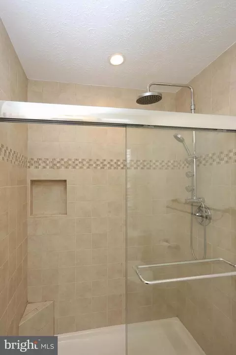 Bath - 967 Beechwood Ave, Pasadena, MD 21122 photo 3 of 4